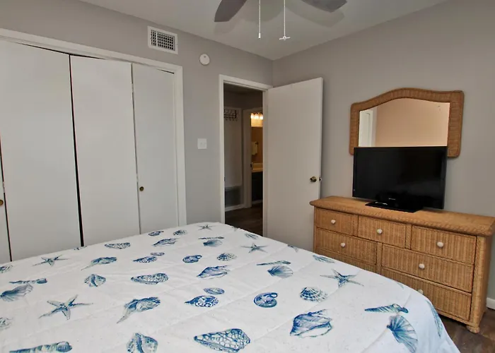Ocean Reef 304 By Youngs Suncoast *