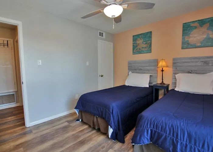 Ocean Reef 304 By Youngs Suncoast