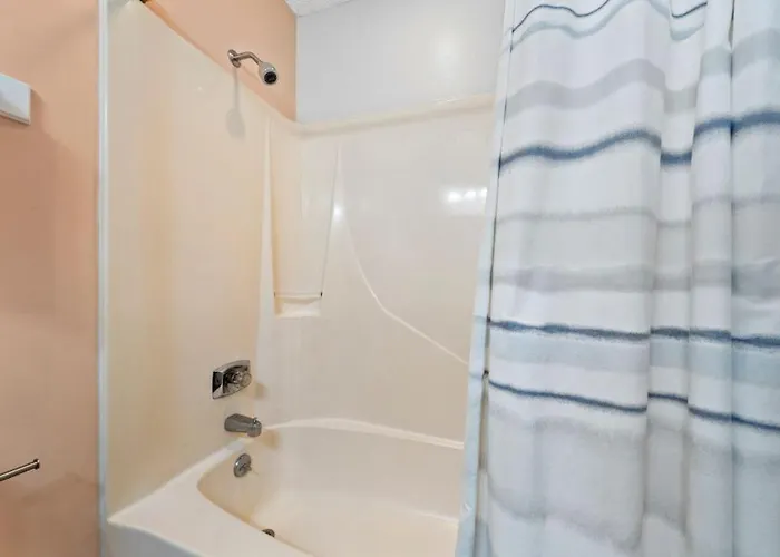 Ocean Reef 304 By Youngs Suncoast Apartment *