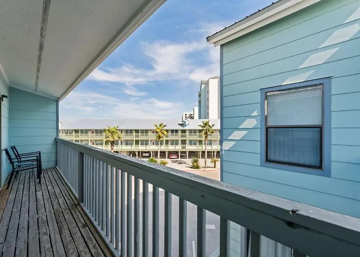 Ocean Reef 304 By Youngs Suncoast